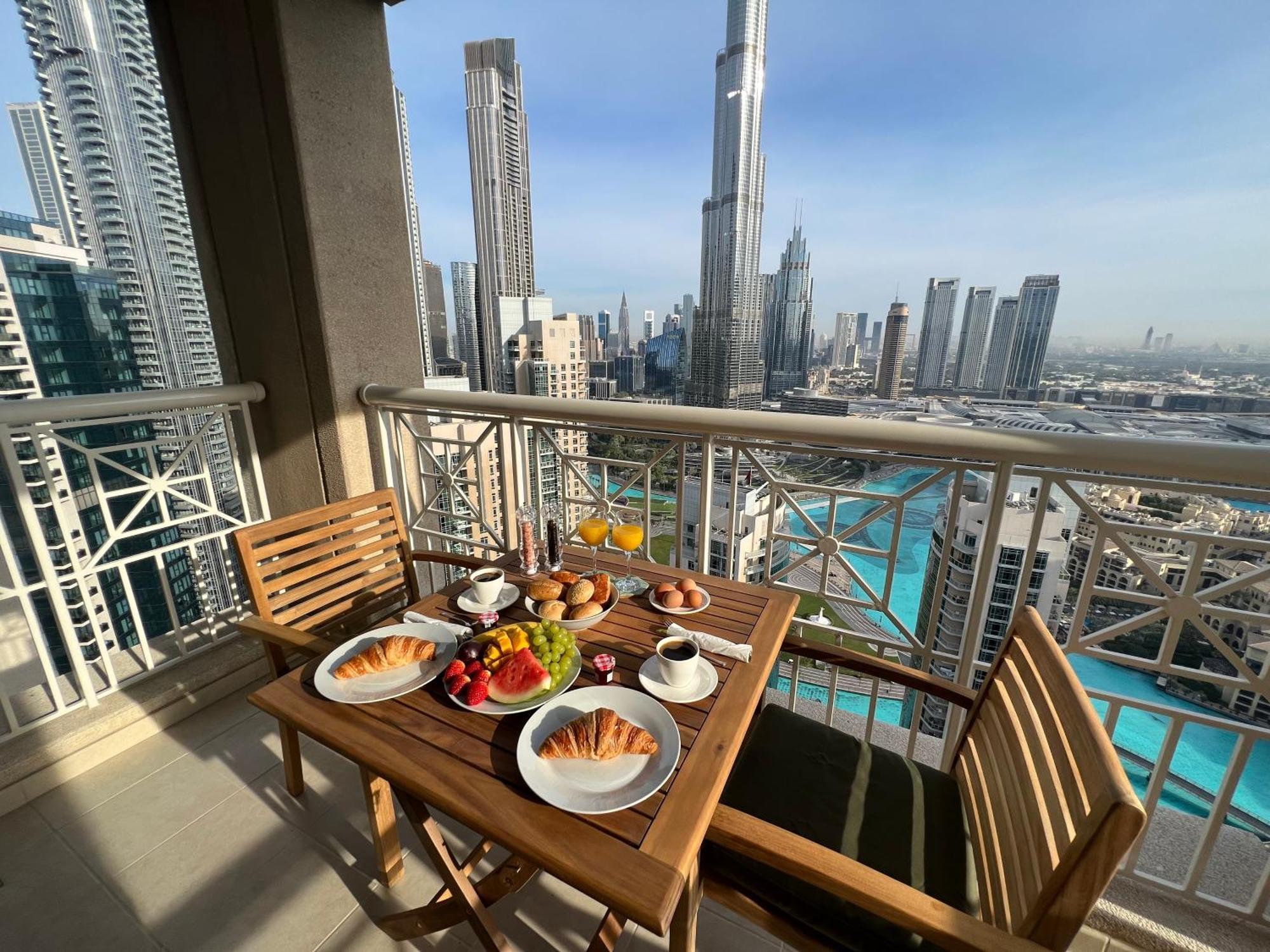 Prestige Living 2Br With Full Burj Khalifa And Fountain View By Auberge دبي المظهر الخارجي الصورة