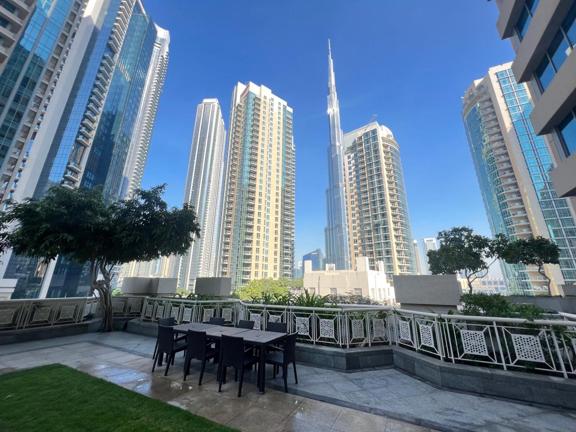 Prestige Living 2Br With Full Burj Khalifa And Fountain View By Auberge دبي المظهر الخارجي الصورة