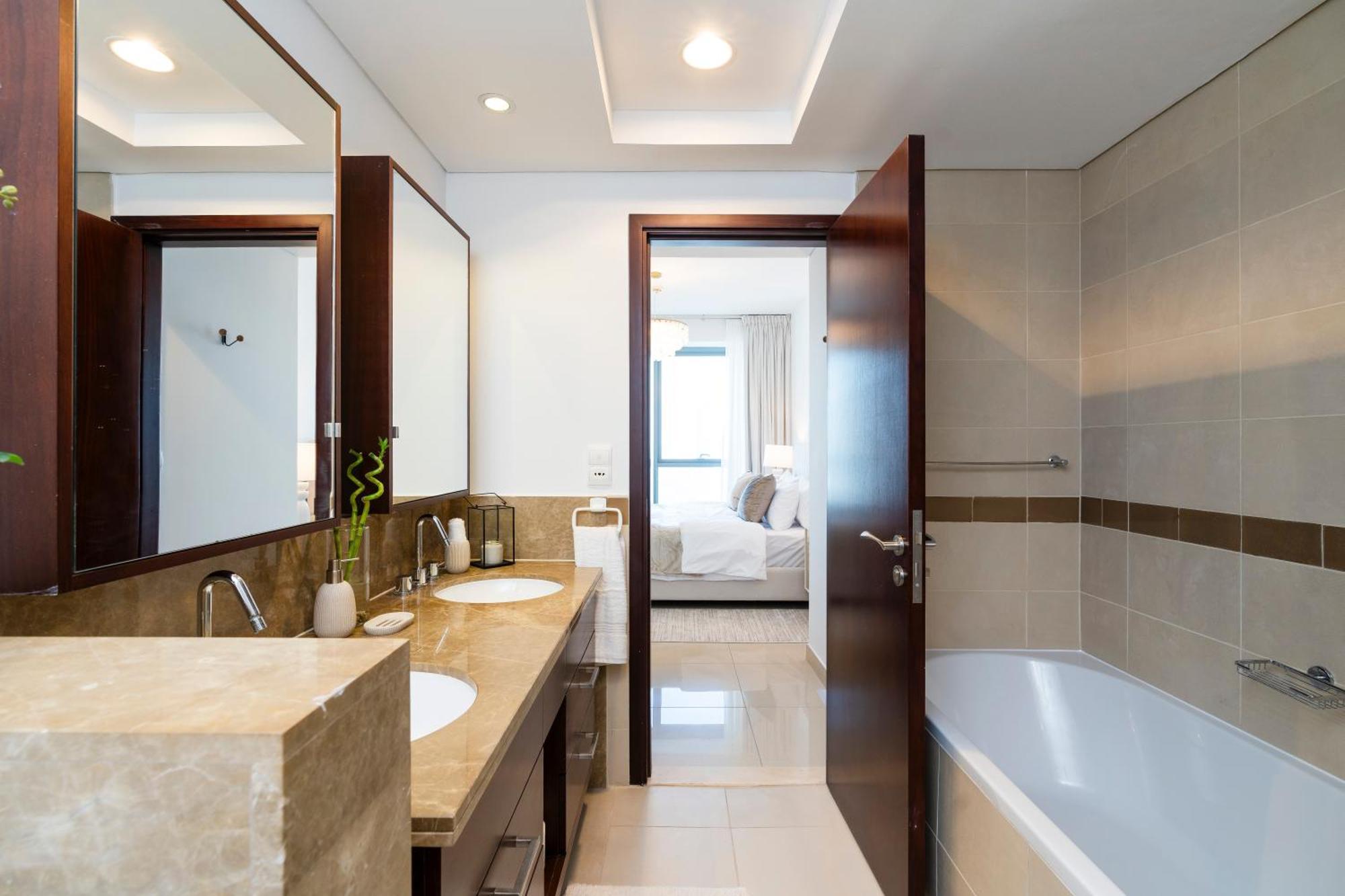 Prestige Living 2Br With Full Burj Khalifa And Fountain View By Auberge دبي المظهر الخارجي الصورة